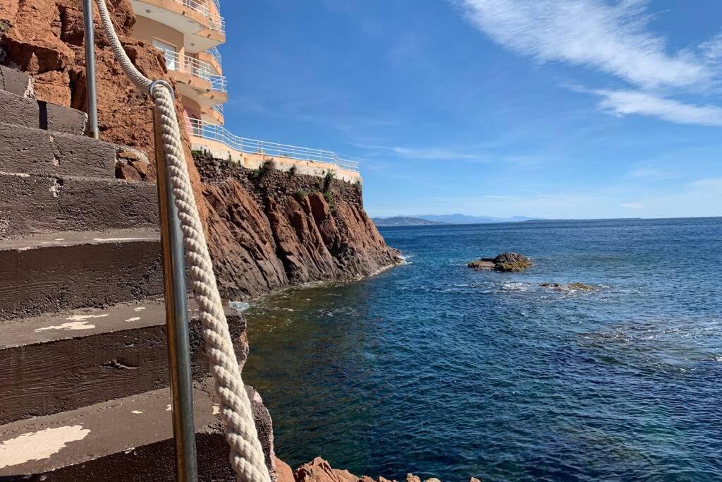 Cap Neree Petit Coin De Paradis Pieds Dans L Eau Saint-Raphaël Dış mekan fotoğraf